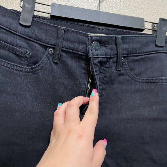 Levi's 311 Shaping Skinny Jeans Black Denim Hi-Rise Cotton Stretch Size 28 - Picture 5 of 10